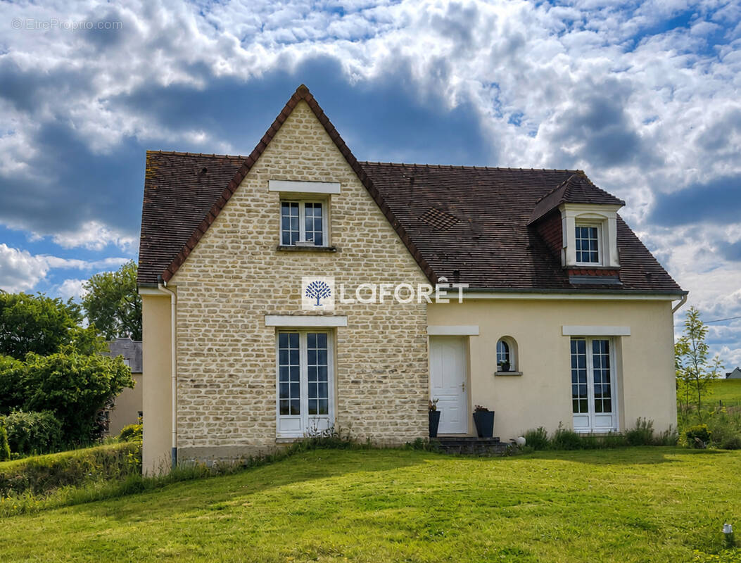 Maison à AMAYE-SUR-ORNE