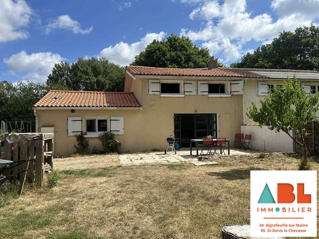 Maison à SAINT-DENIS-LA-CHEVASSE