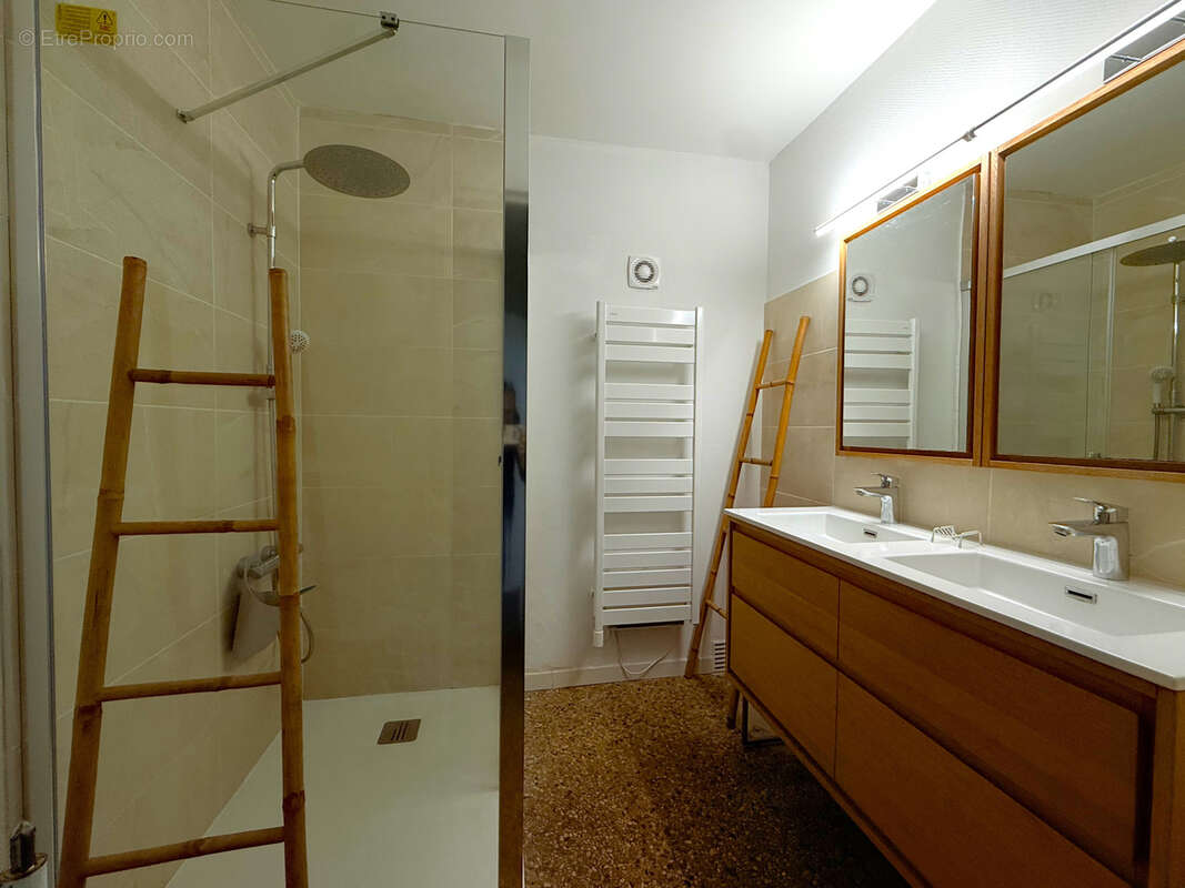Maison à ARES