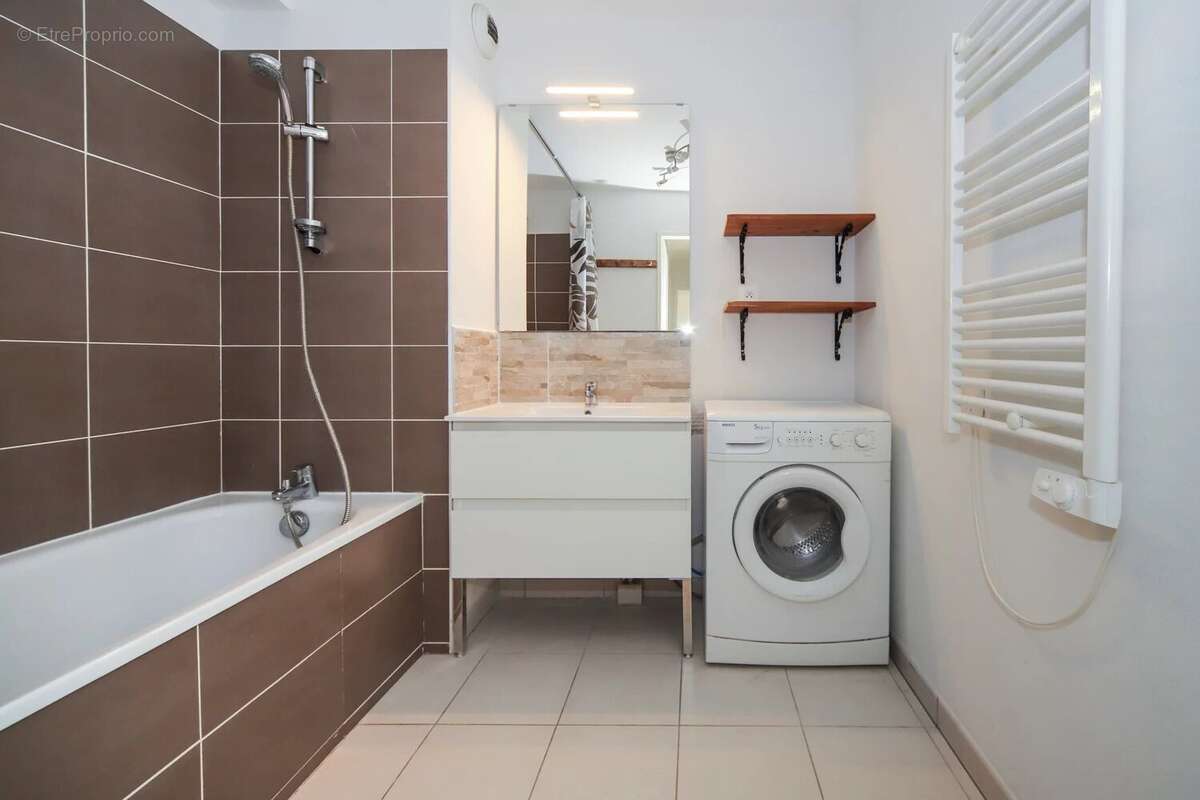 Appartement à CASTELNAU-LE-LEZ
