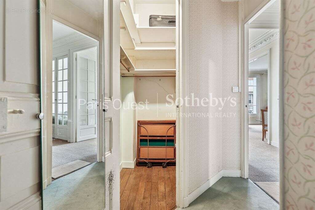 Appartement à NEUILLY-SUR-SEINE