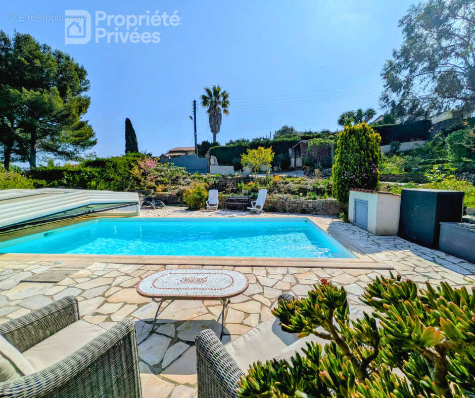 Maison à ROQUEBRUNE-SUR-ARGENS