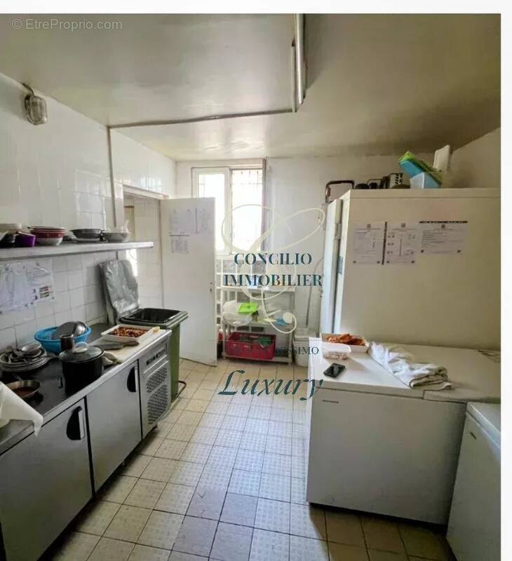 Commerce à VERSAILLES