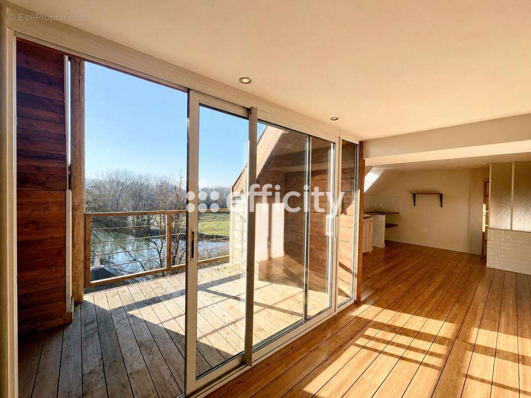 Appartement à ARTANNES-SUR-INDRE