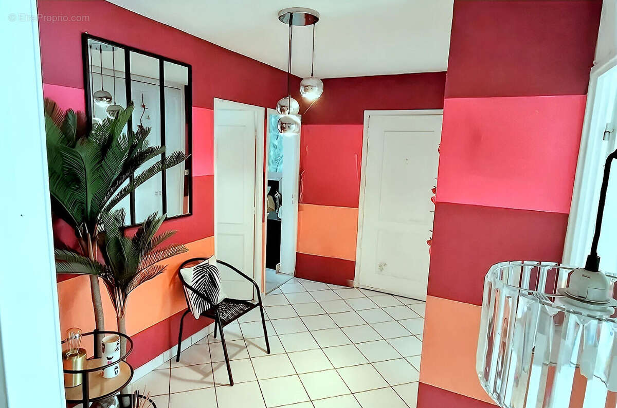 DIJON, Appartement T4 rénové 79 m² avec ascenseur et loggia - photo 5