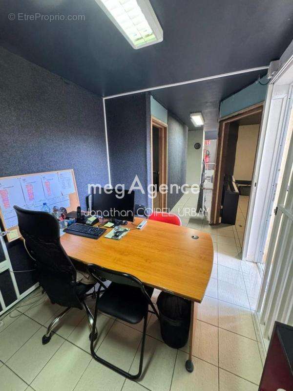 Local commercial 58 m2 cayenne - photo 2