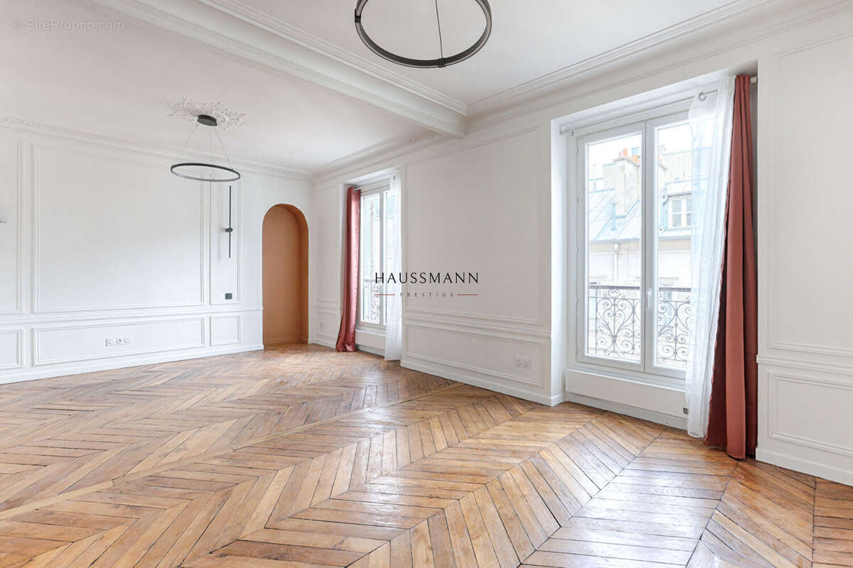 Appartement à PARIS-17E
