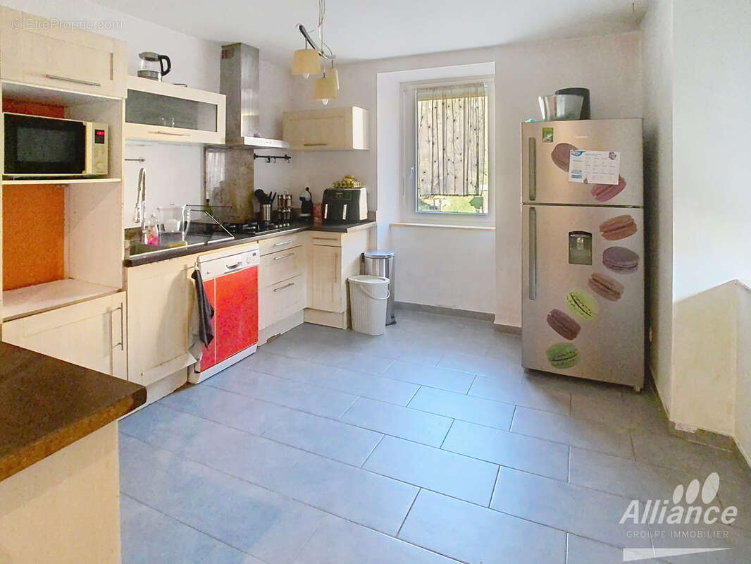 Appartement à MEZIRE