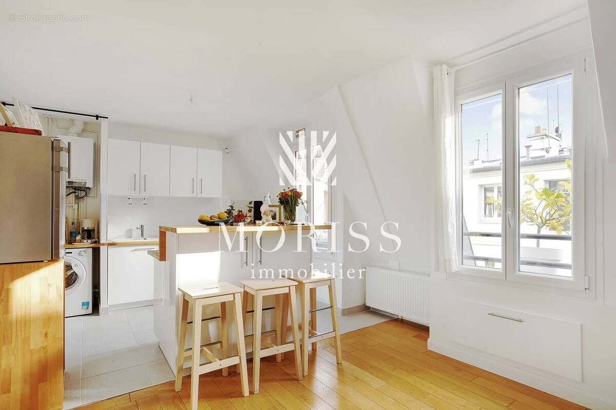 Appartement à PARIS-16E