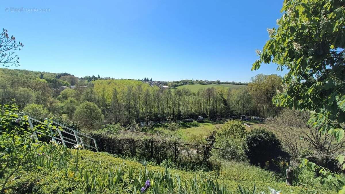 Maison à LATILLE