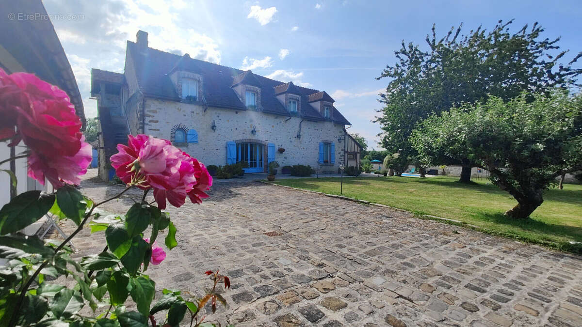 Propriété de charme de 427m² SAVINS - photo 3