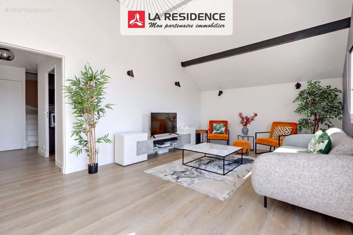 Appartement à BEAUCHAMP