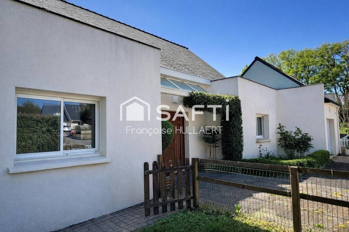 Photo 1 - Maison à SAINT-AVE