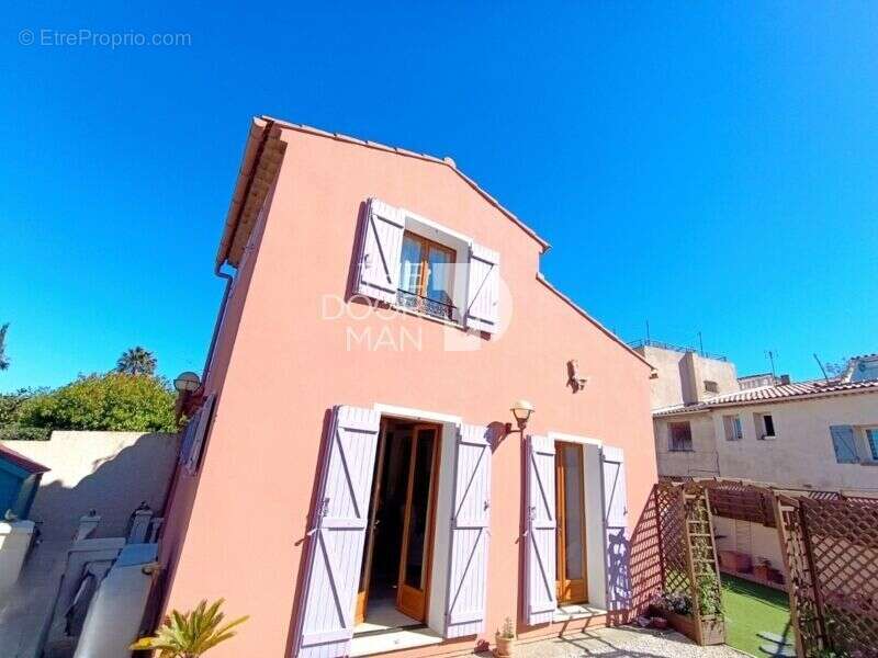 Maison à SIX-FOURS-LES-PLAGES