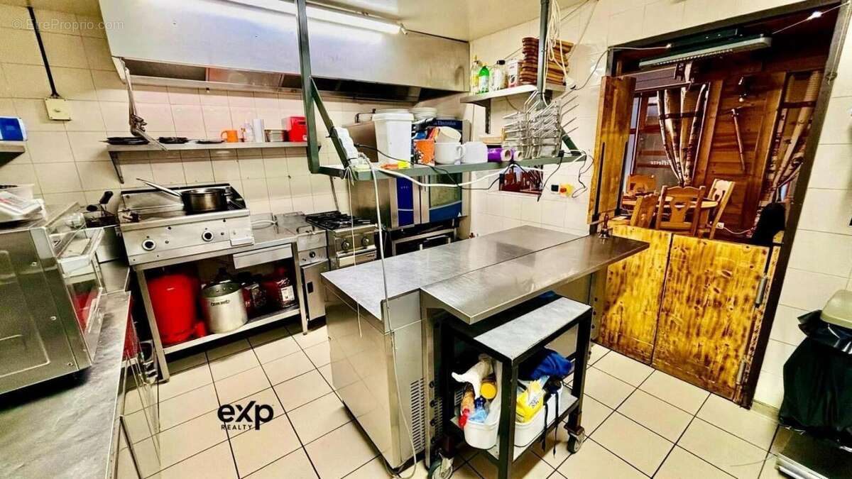 Commerce à SAINT-FRANCOIS-LONGCHAMP