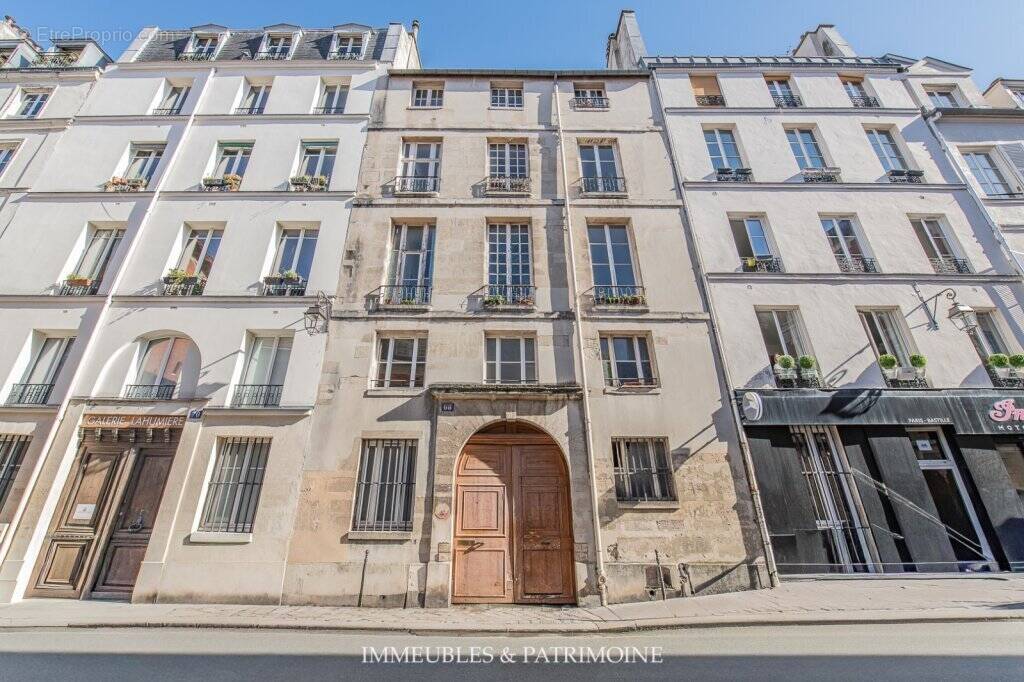 Appartement à PARIS-3E