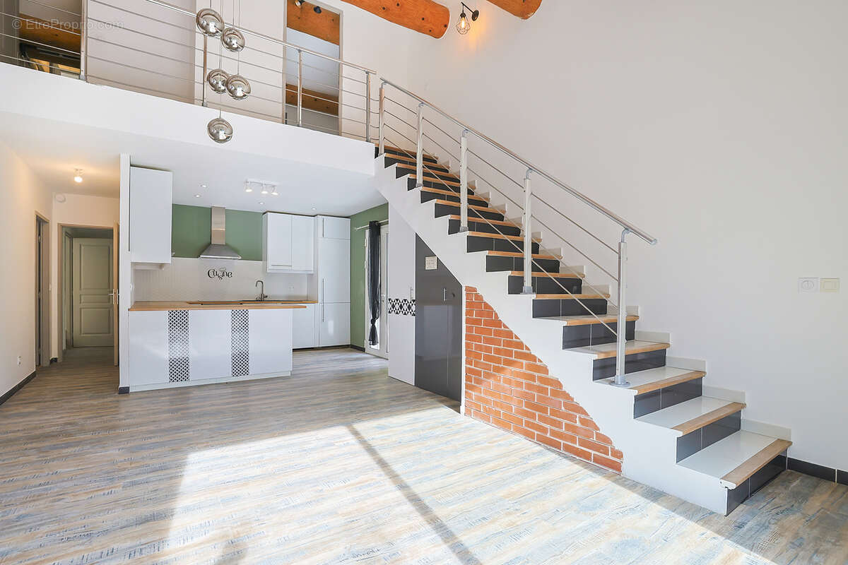 Maison à LA ROQUEBRUSSANNE