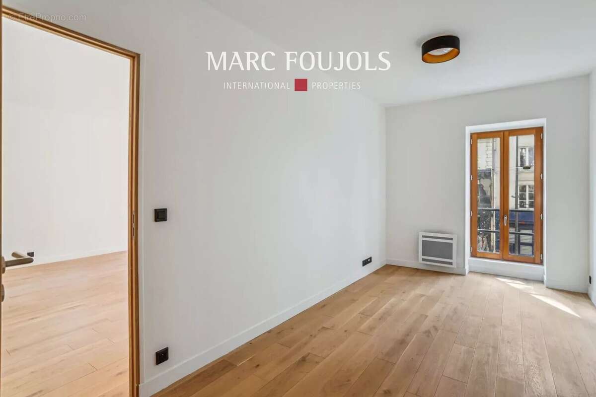 Appartement à PARIS-18E