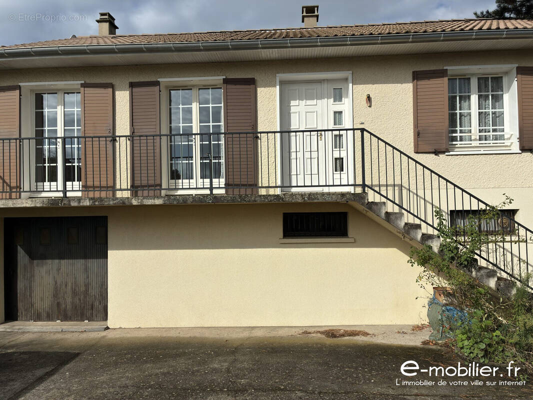 Maison à LE COTEAU