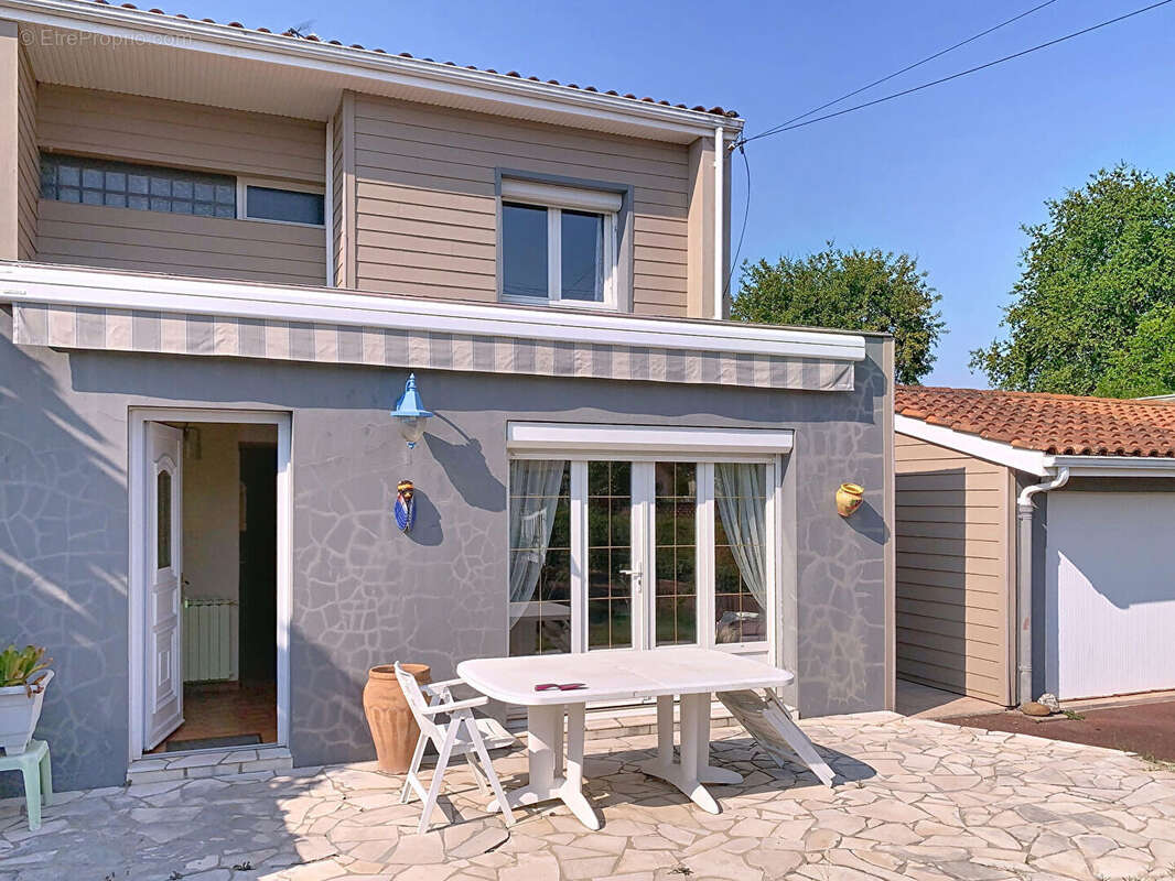 Maison à VILLENAVE-D&#039;ORNON