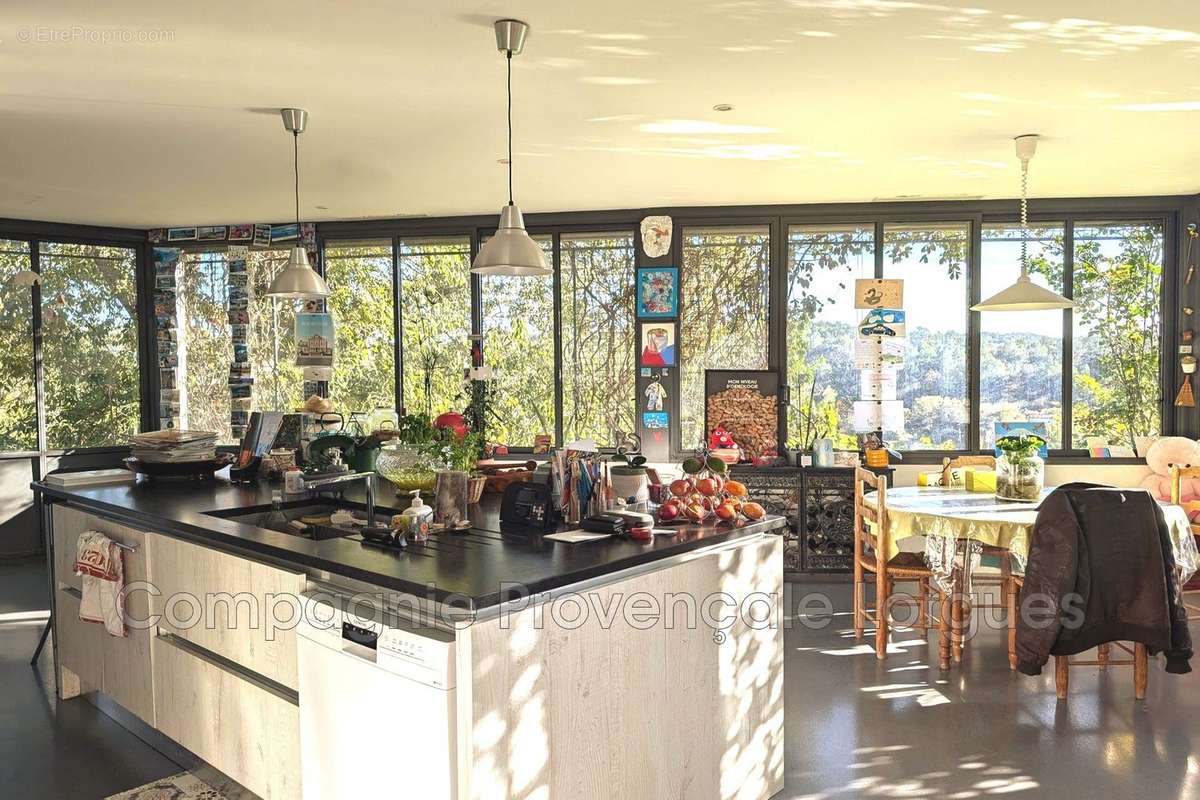 Maison à ENTRECASTEAUX