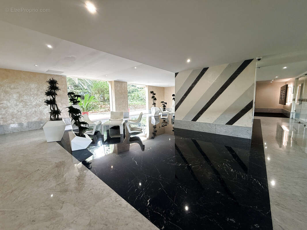 Appartement d’exception avec vue mer   Cannes, secteur Croix des Gardes - photo 9