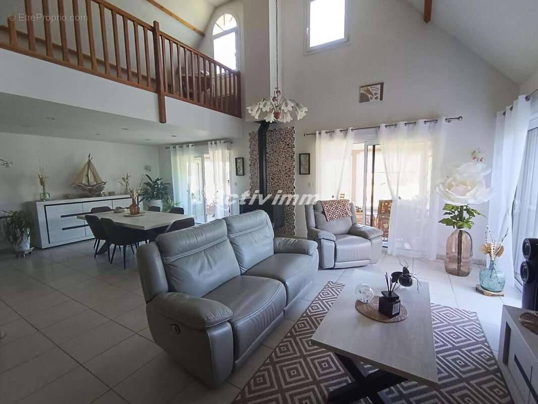 4268 16 - Maison à BEAURAINVILLE