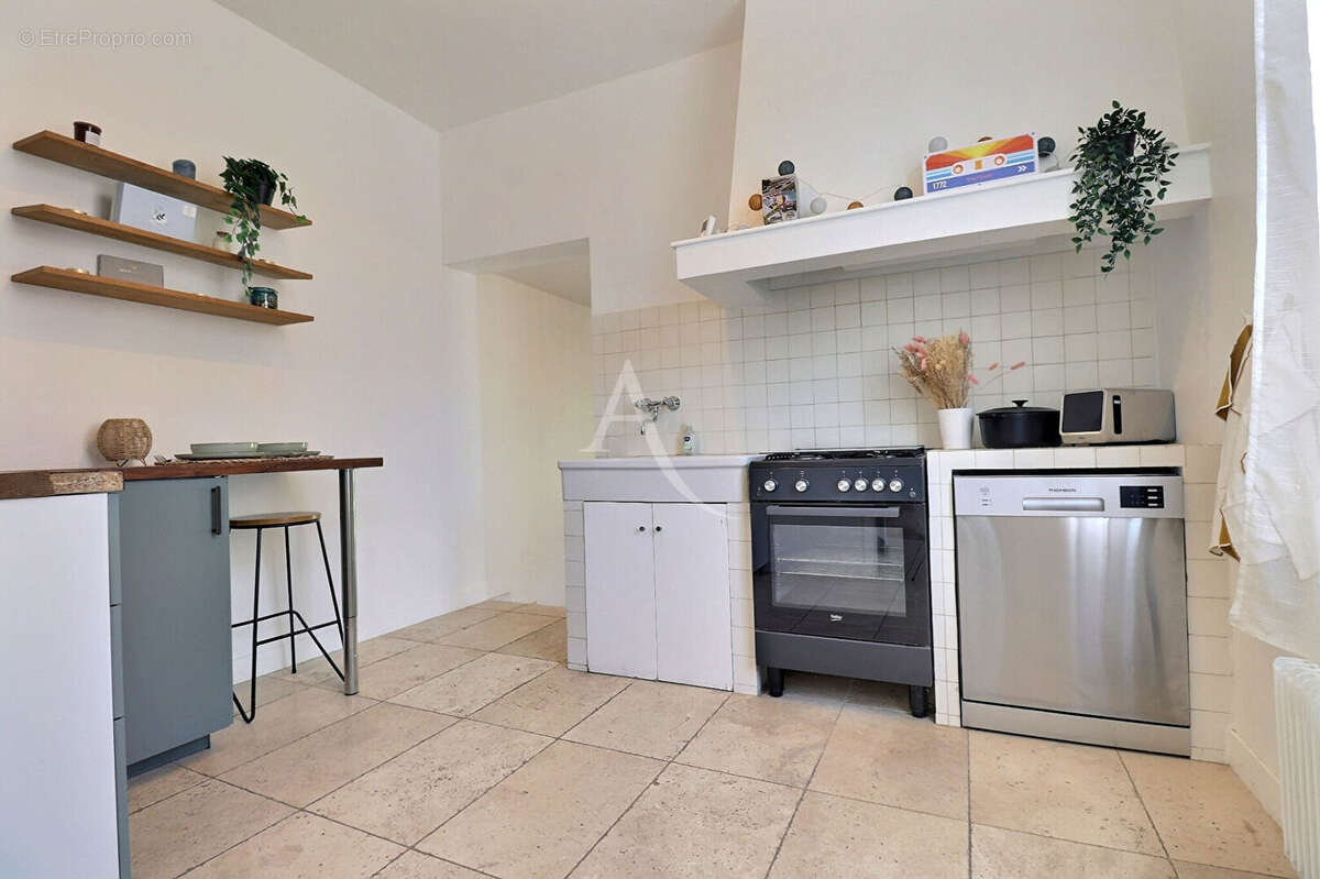 Beaucoup de cachet pour cette belle maison à Maisons Laffitte 4 pièce(s) 80 m2, 3 chambres, jardin, cave, parking ! - photo 8