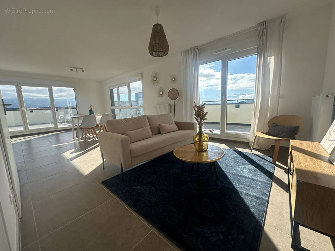 Appartement à AMBILLY