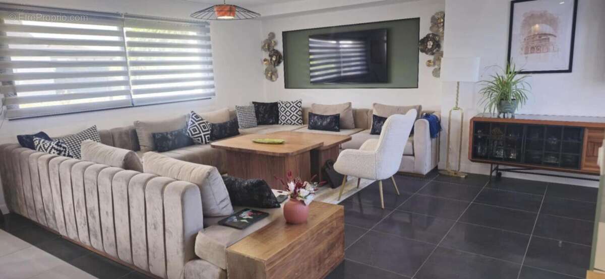 Maison à NEUVILLE-SUR-SARTHE