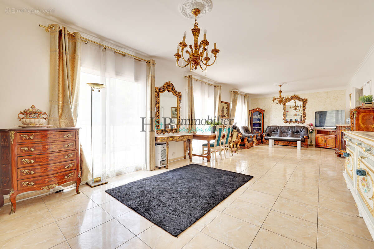 Rare à Noisy-le-Sec   Maison d’investissement de 381 m2 avec 13 espaces locatifs et fort potentiel de valorisa - photo 3