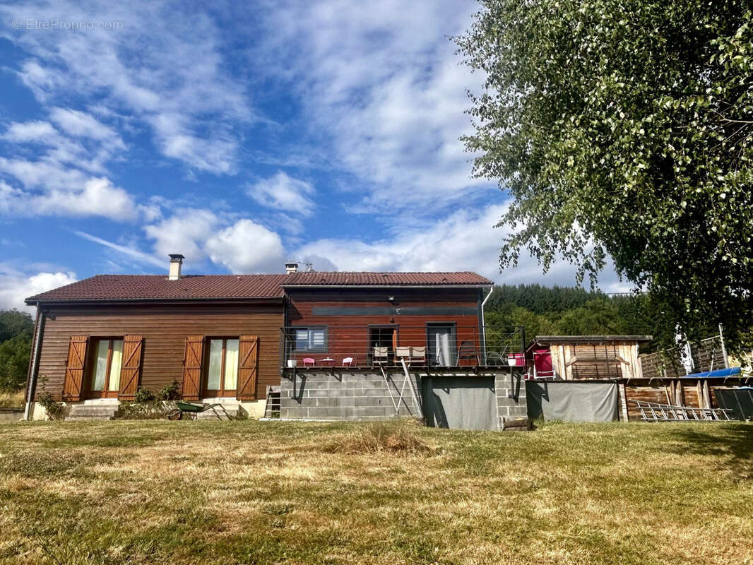 Maison à AUGEROLLES