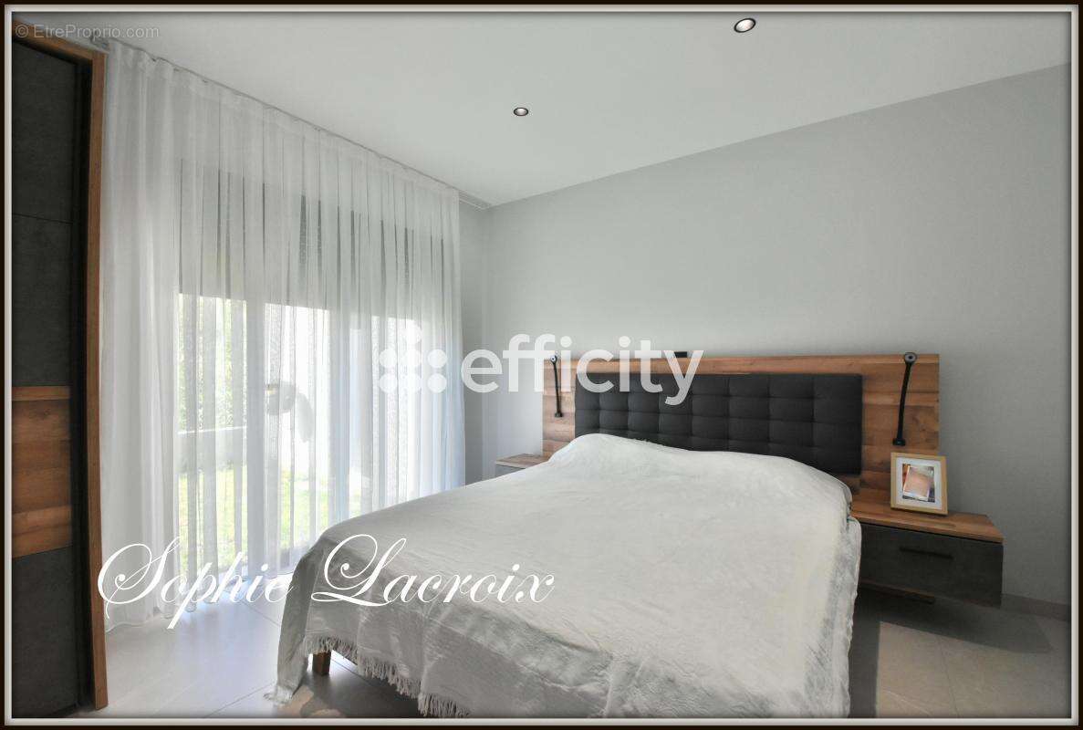 Maison à LE PEAGE-DE-ROUSSILLON