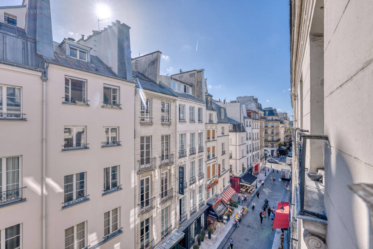 Appartement à PARIS-2E