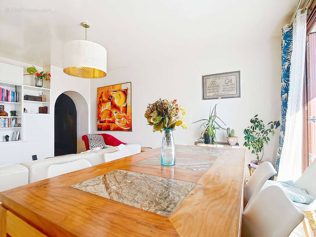 Appartement à MARSEILLE-4E