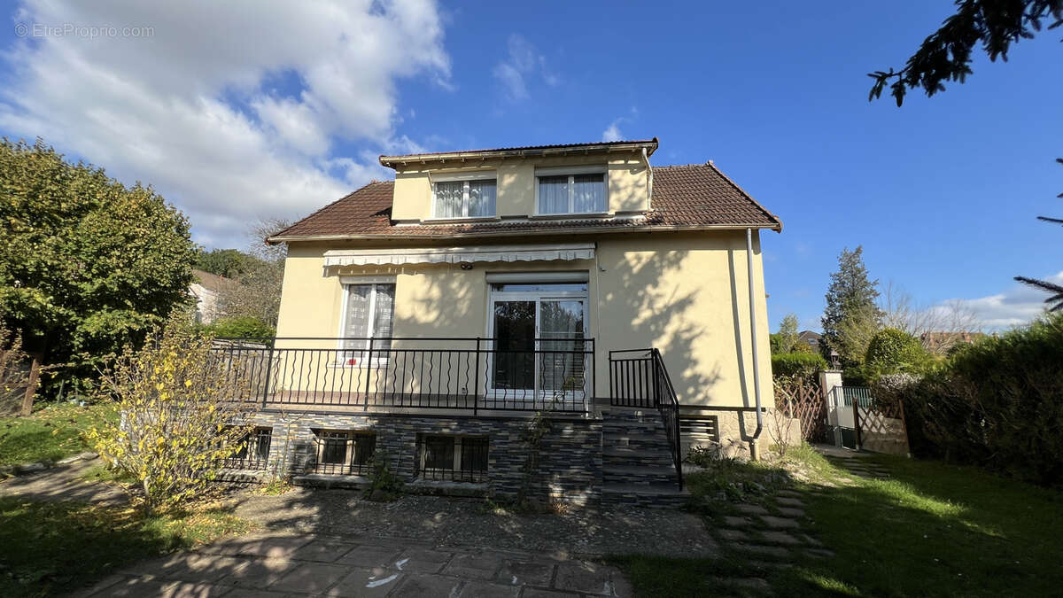 Maison à LA FERTE-ALAIS