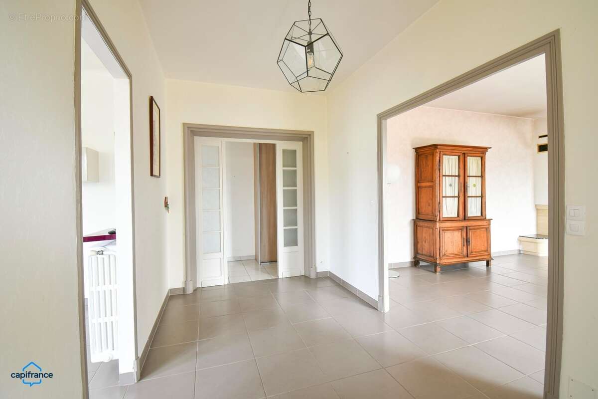Maison à vendre 8 pièces SAINT DYE SUR LOIRE (41) - photo 5