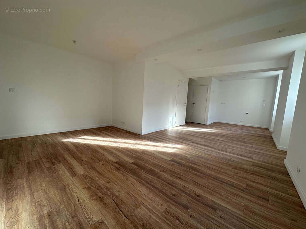 Appartement à LA CRAU