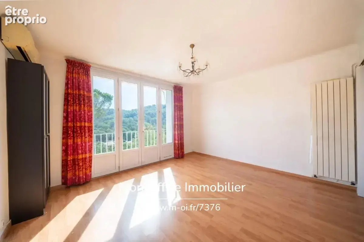 Référence : 7376-SBA. - Appartement T3 - Vue dégagée - Aix en Provence - photo 11