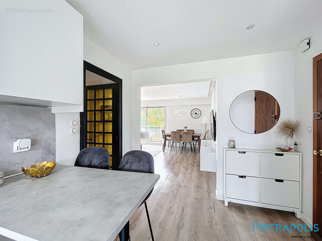 Appartement à SAINT-GENIS-POUILLY