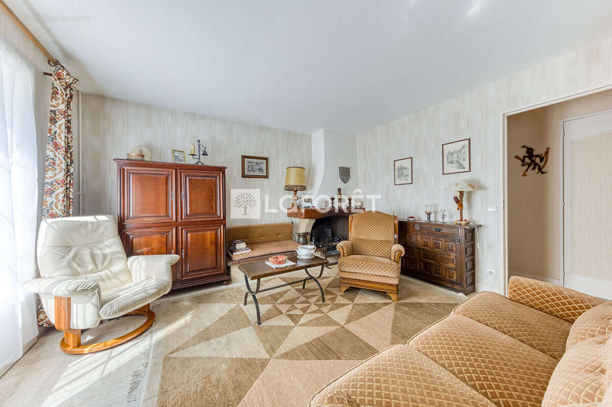 Maison Pontault Combault 5 pièce(s) 107.60m2 - photo 4