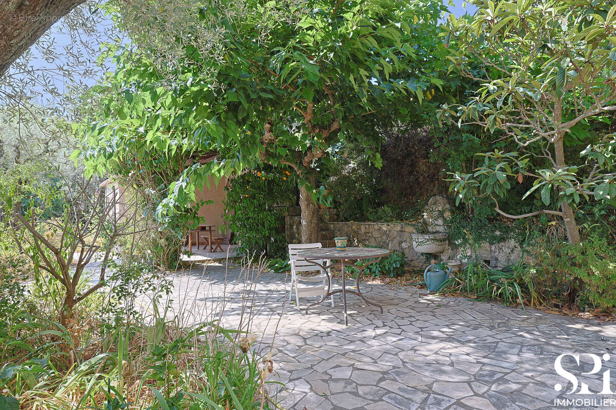 SOLLIES-VILlE- Maison familiale 4 chambres - Piscine - photo 8