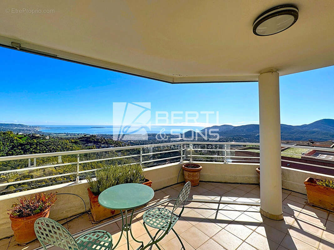 Appartement à MANDELIEU-LA-NAPOULE