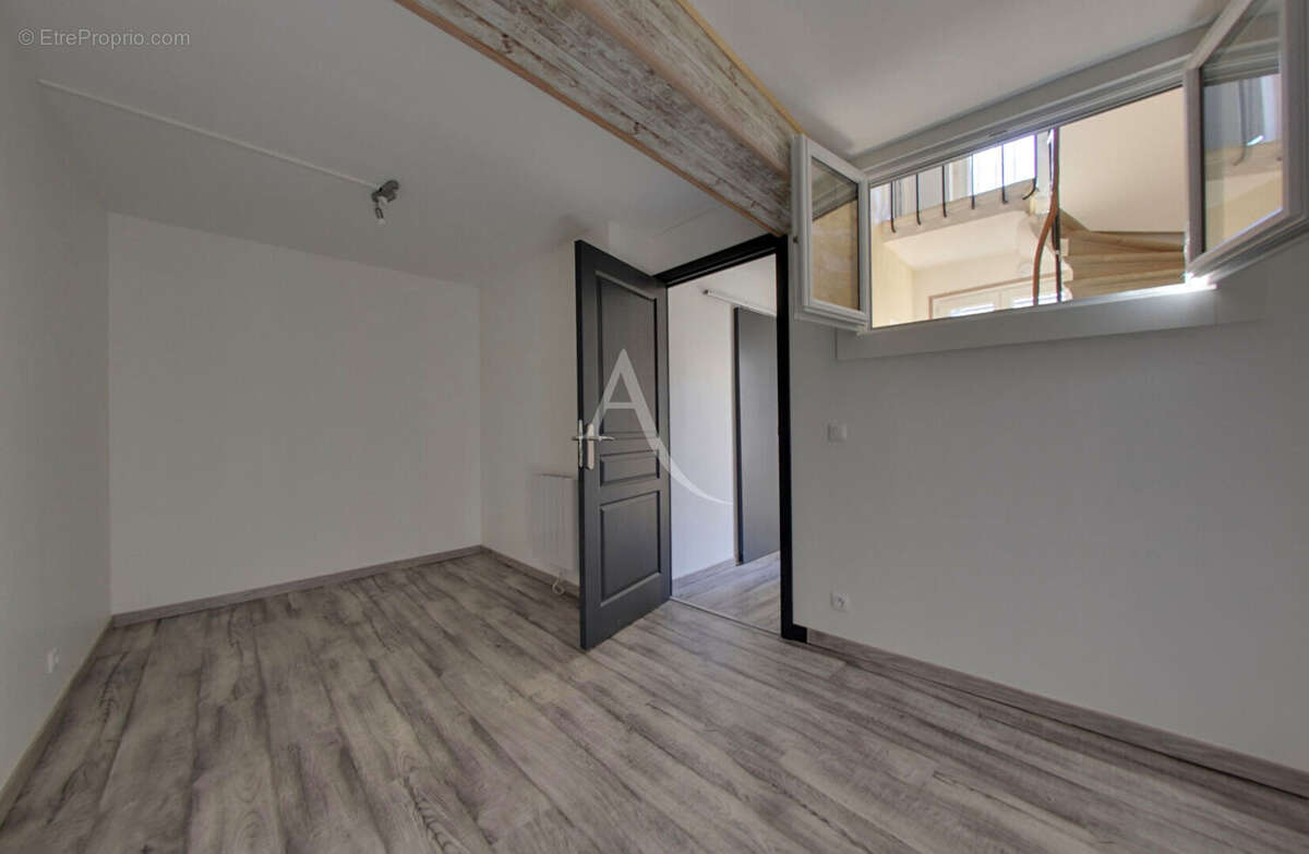 Maison entièrement rénovée à Courson Les Carrières - photo 5