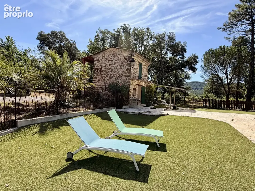 Élégante propriété avec villa principale, mazet en pierres et piscine - photo 56