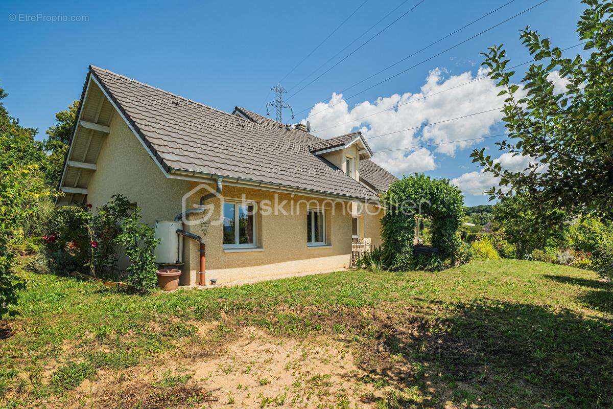 Maison à SAINT-GENIX-SUR-GUIERS