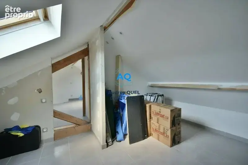Maison familiale - 6 pièces - 164 m² de surface totale (100,50m² habitables) avec vue dégagée et fort potentiel – VALSERHONE (01 - photo 14