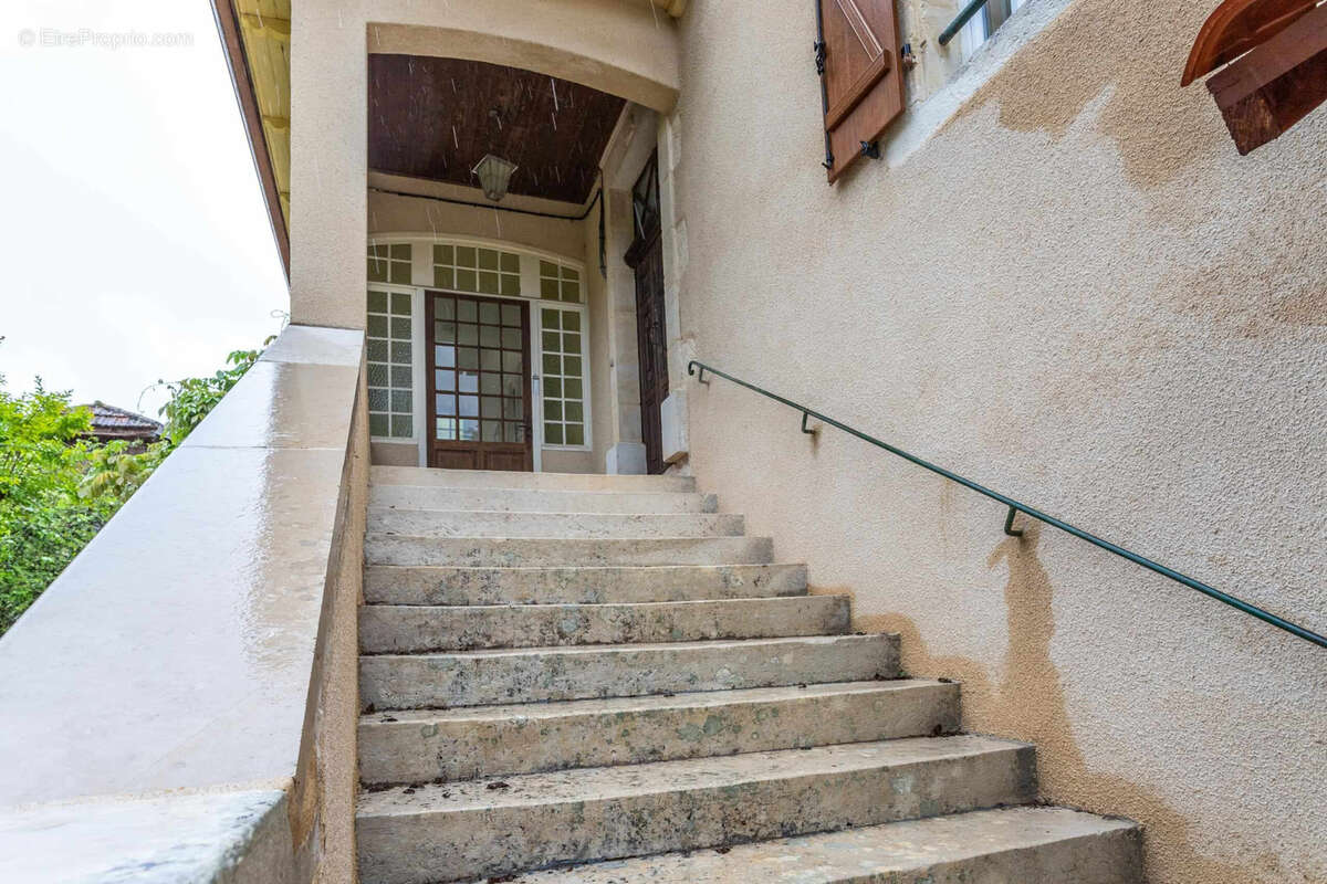 Maison à PUY-L'EVEQUE