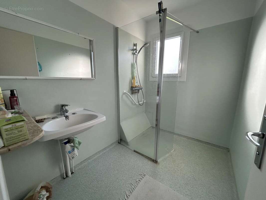 Maison à MONCOUTANT