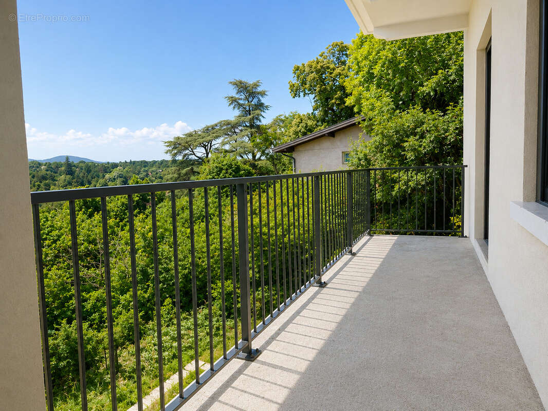 Appartement à CHARBONNIERES-LES-BAINS